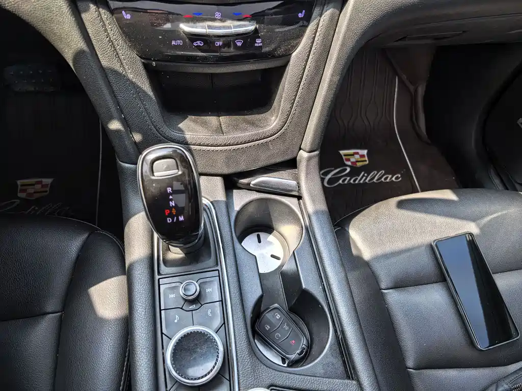Cadillac XT5 — фото 13