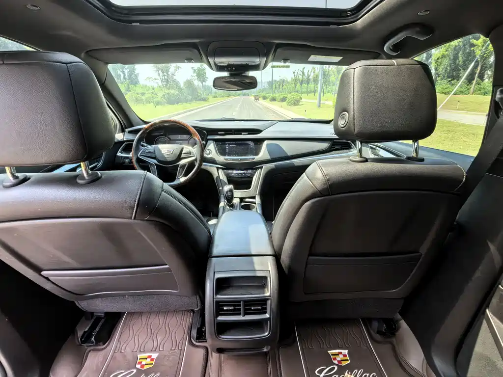 Cadillac XT5 — фото 21