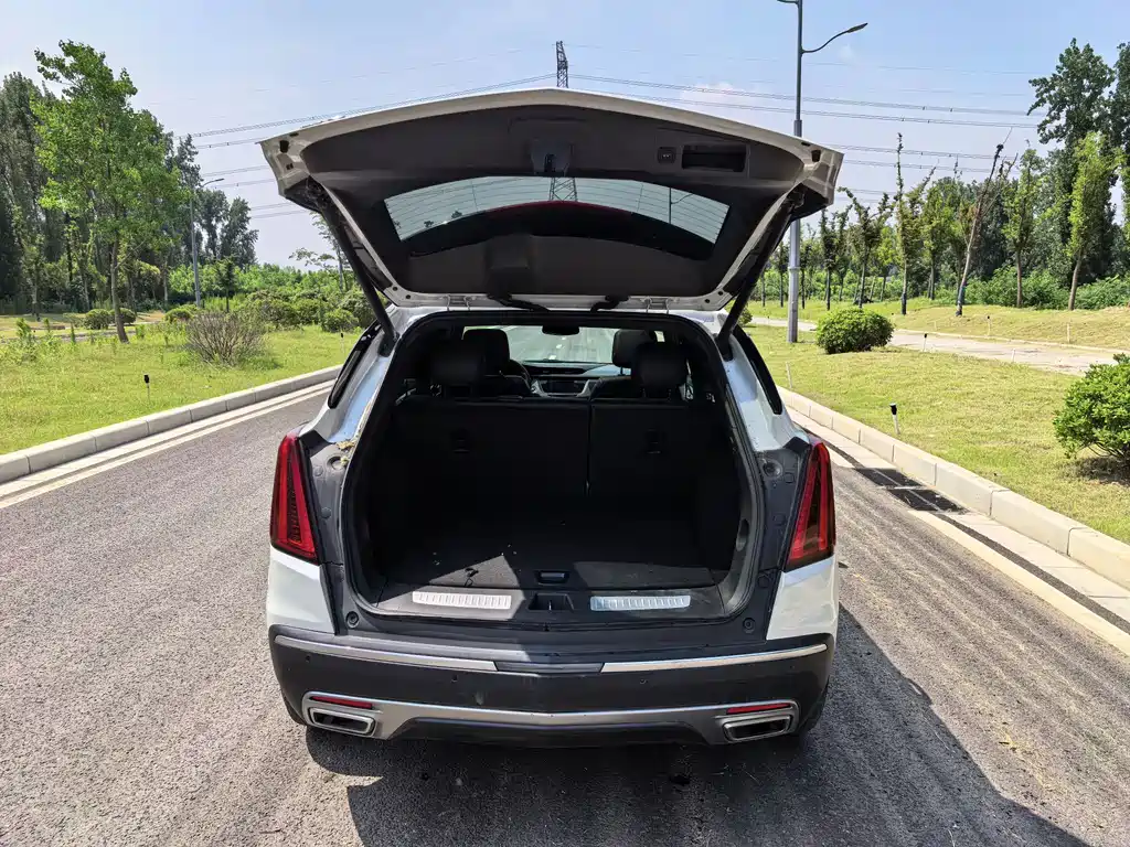 Cadillac XT5 — фото 25