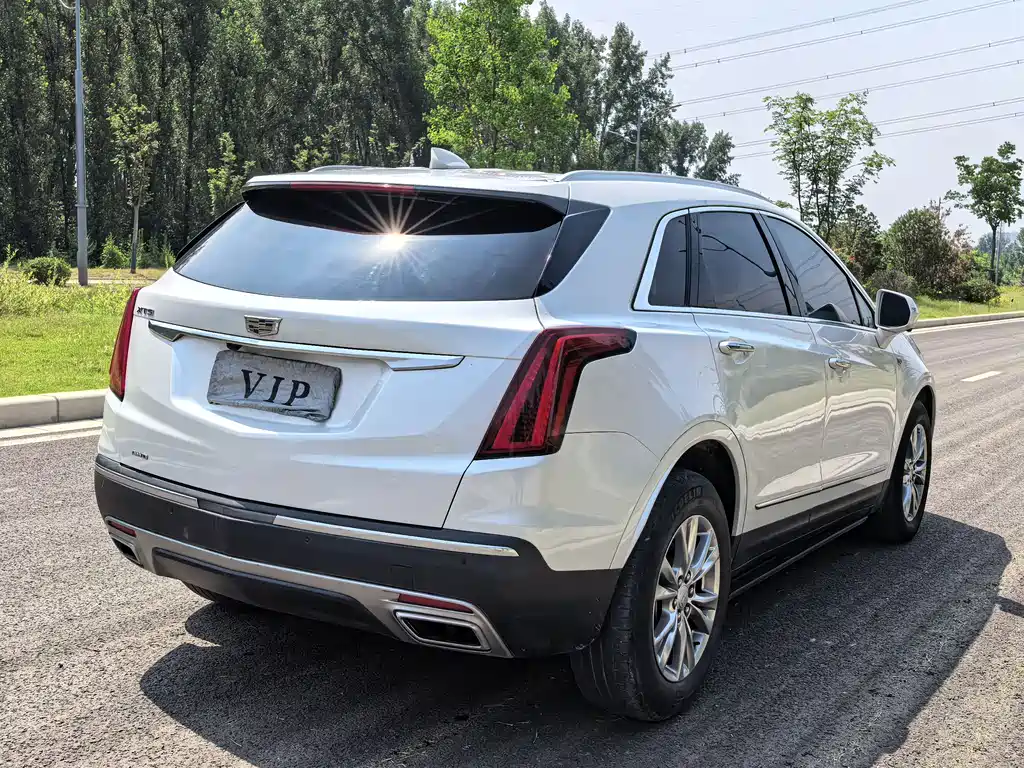 Cadillac XT5 — фото 28
