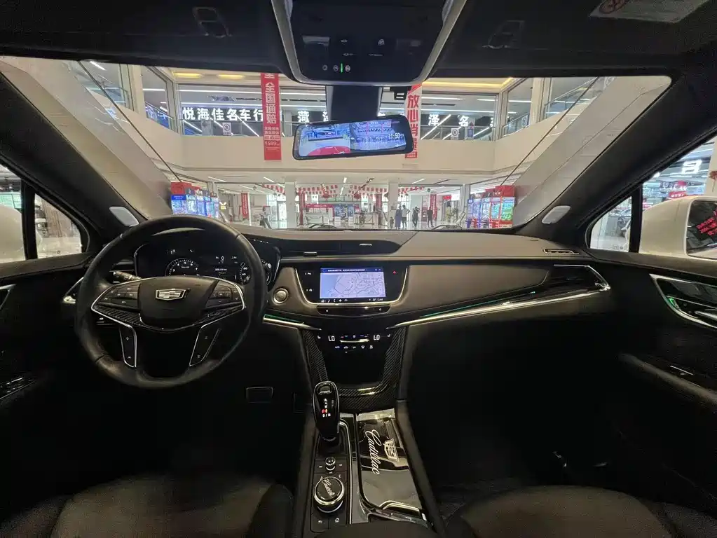Cadillac XT5 — фото 13