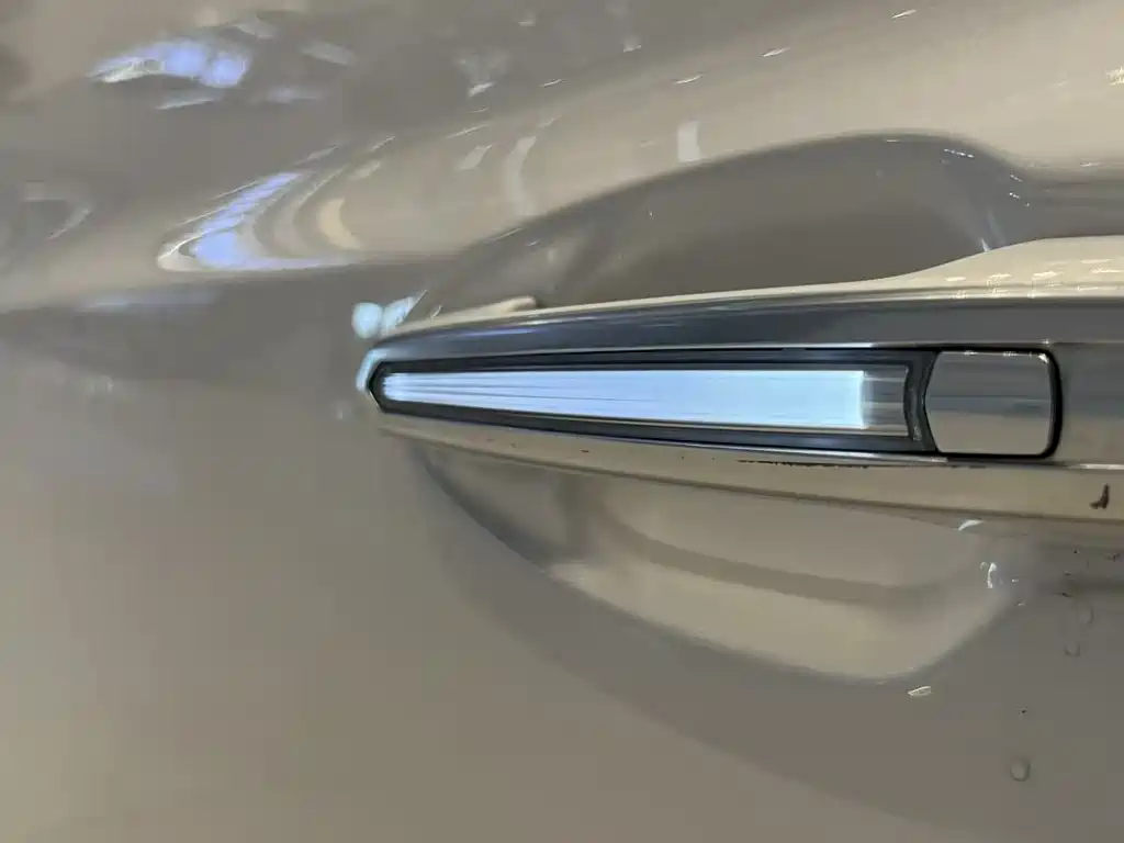 Cadillac XT5 — фото 20