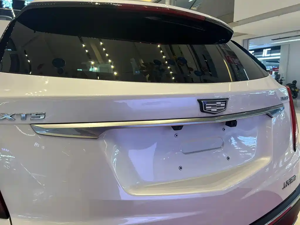 Cadillac XT5 — фото 23