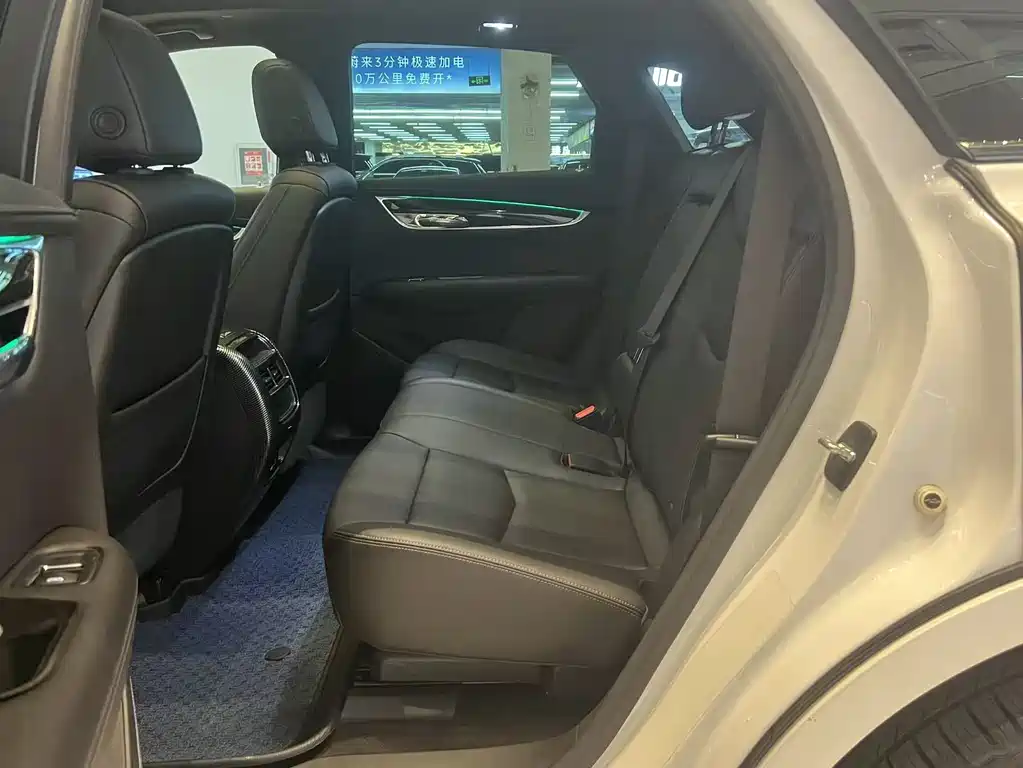 Cadillac XT5 — фото 4