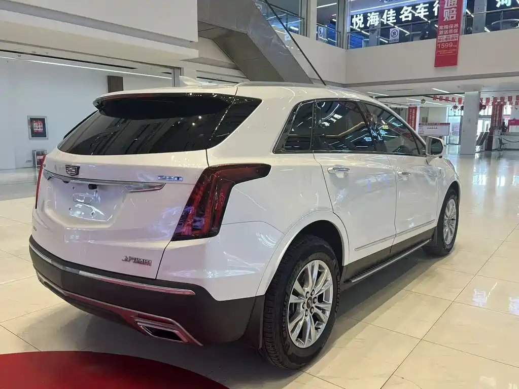 Cadillac XT5 — фото 8