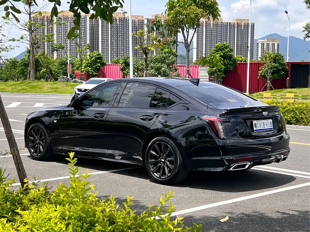 Cadillac CT5 — фото 9