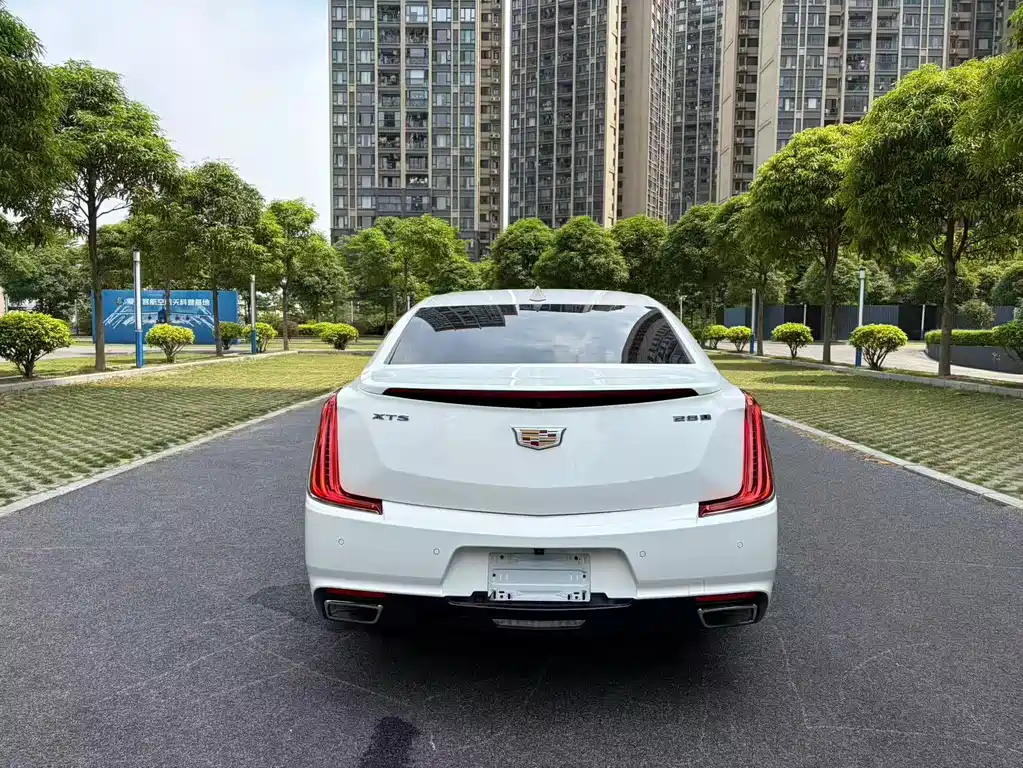 Cadillac XTS — фото 4
