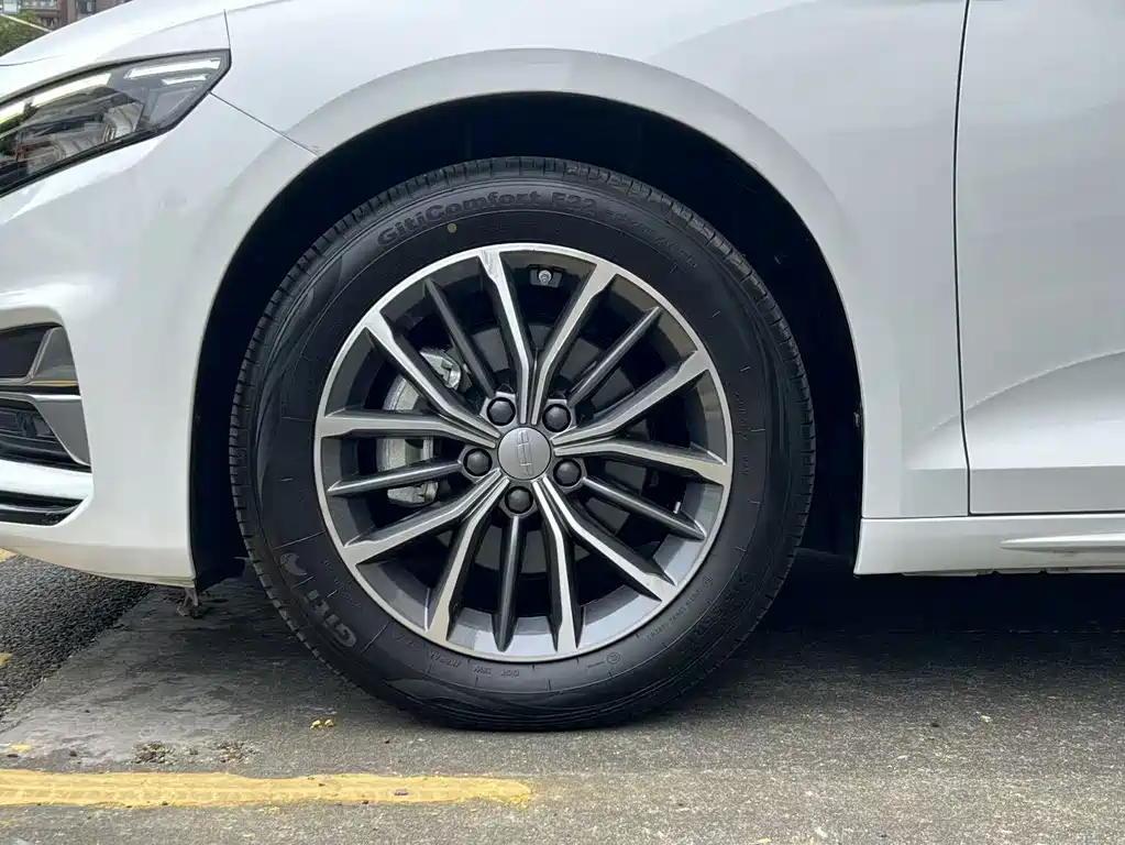 Geely Preface — фото 10