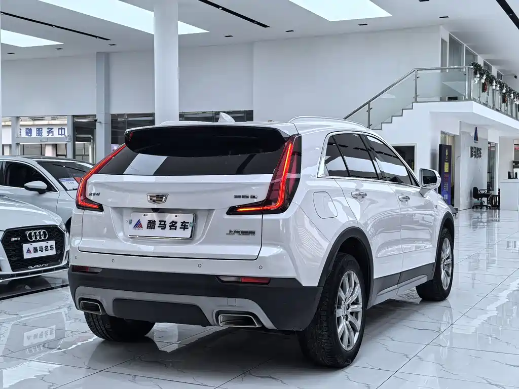 Cadillac XT4 — фото 15