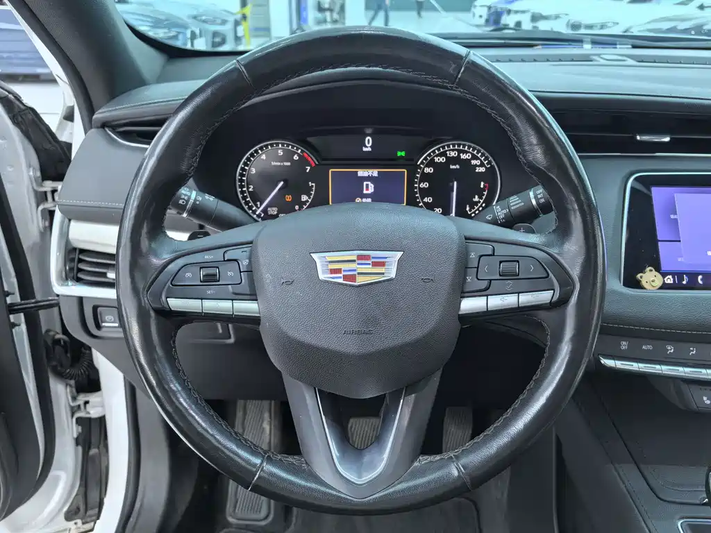 Cadillac XT4 — фото 10