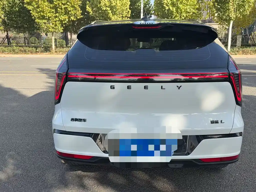 Geely Boyue L — фото 10