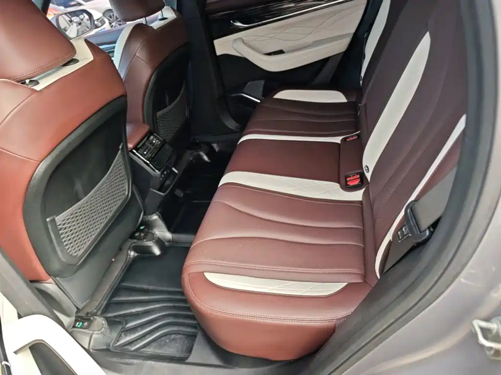 Geely Monjaro — фото 16