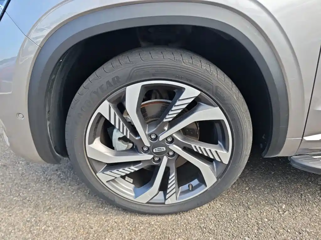 Geely Monjaro — фото 22