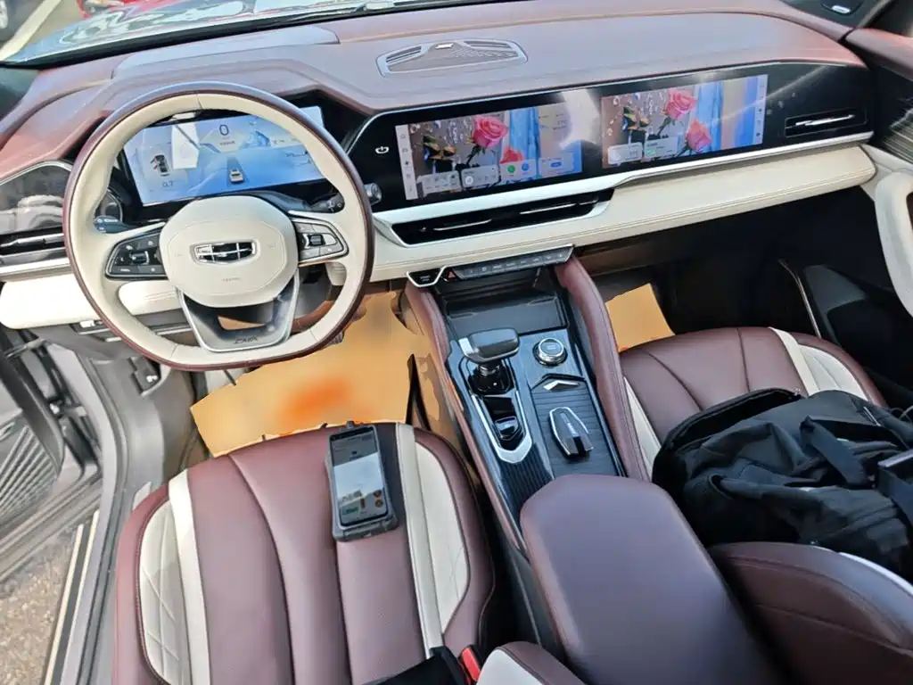 Geely Monjaro — фото 9
