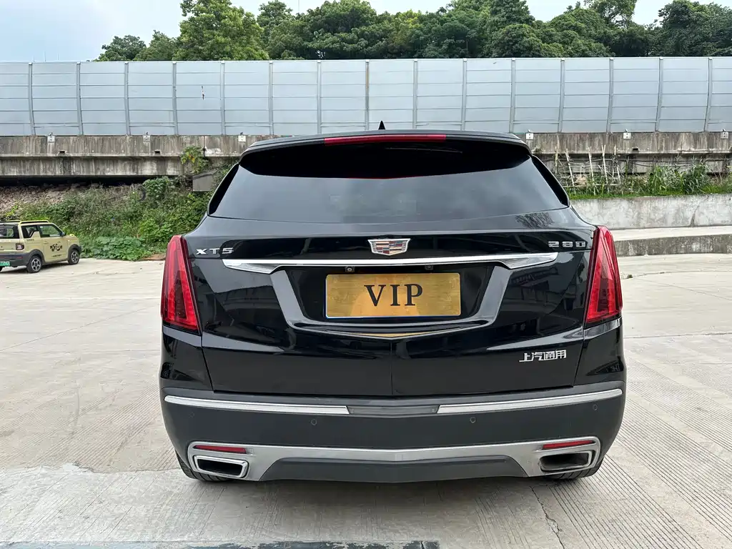 Cadillac XT5 — фото 8