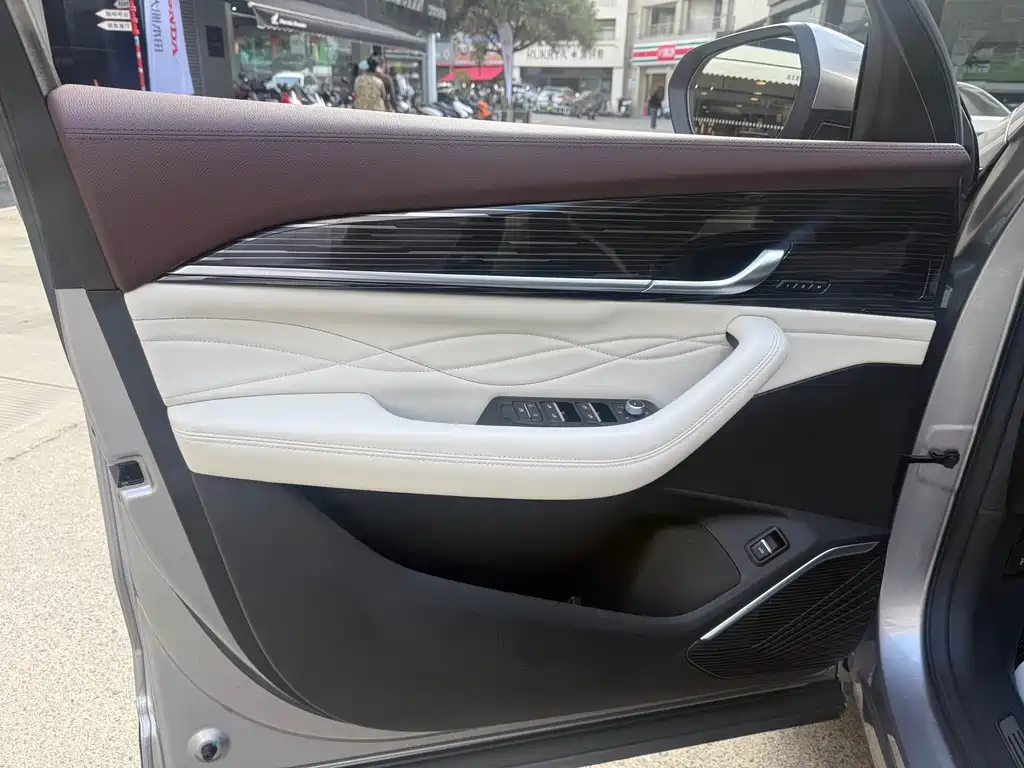 Geely Monjaro — фото 17