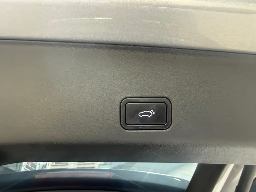 Geely Monjaro — фото 20
