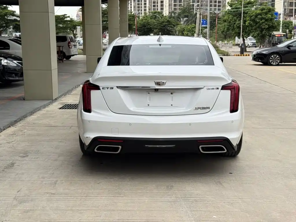 Cadillac CT5 — фото 8