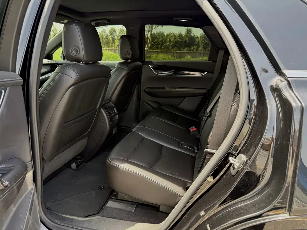 Cadillac XT5 — фото 7