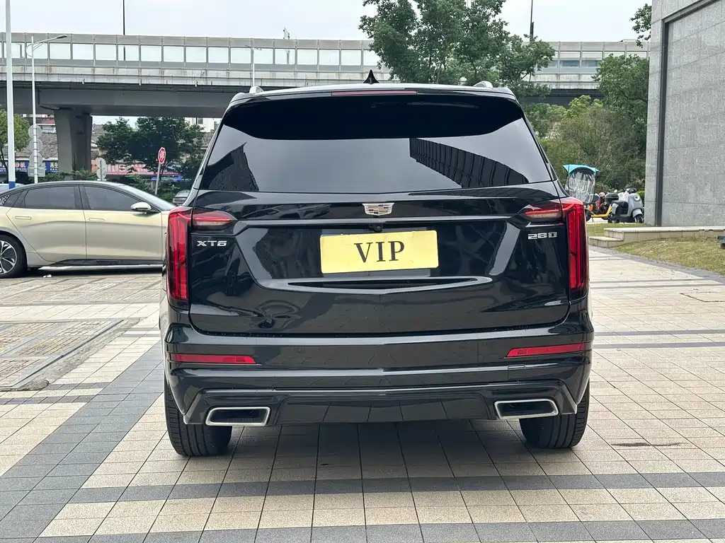 Cadillac XT6 — фото 15