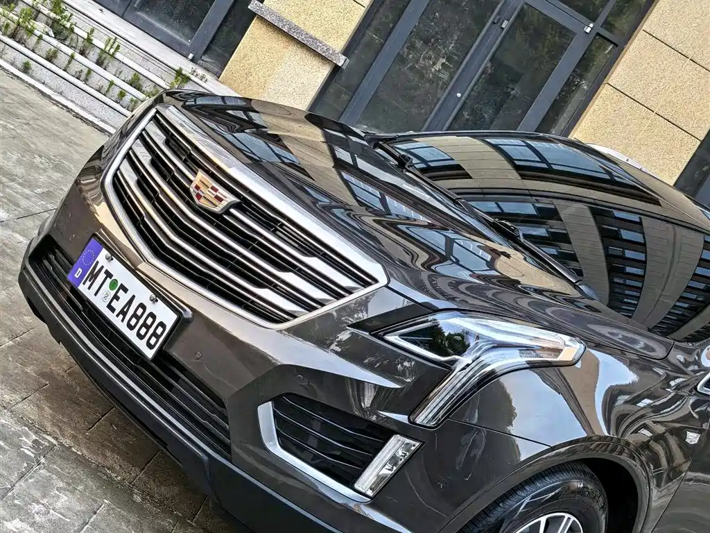 Cadillac XT5 — фото 18
