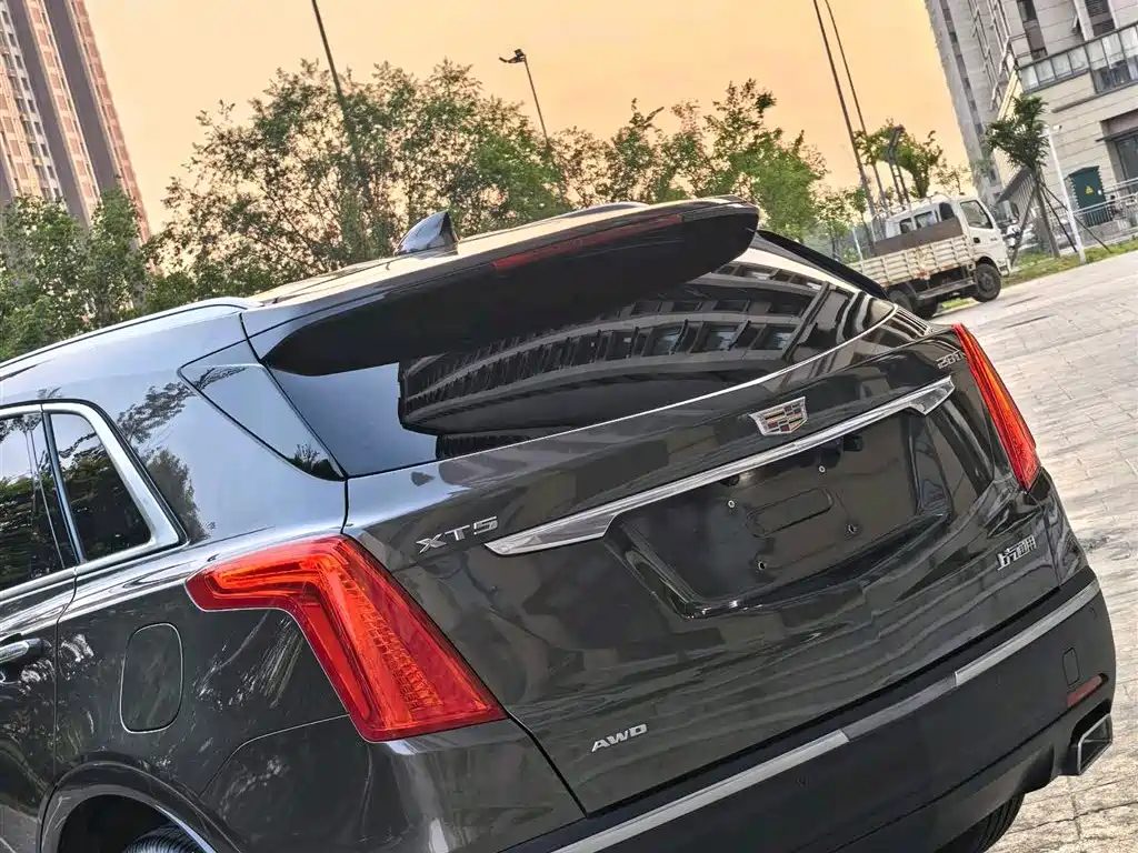Cadillac XT5 — фото 19