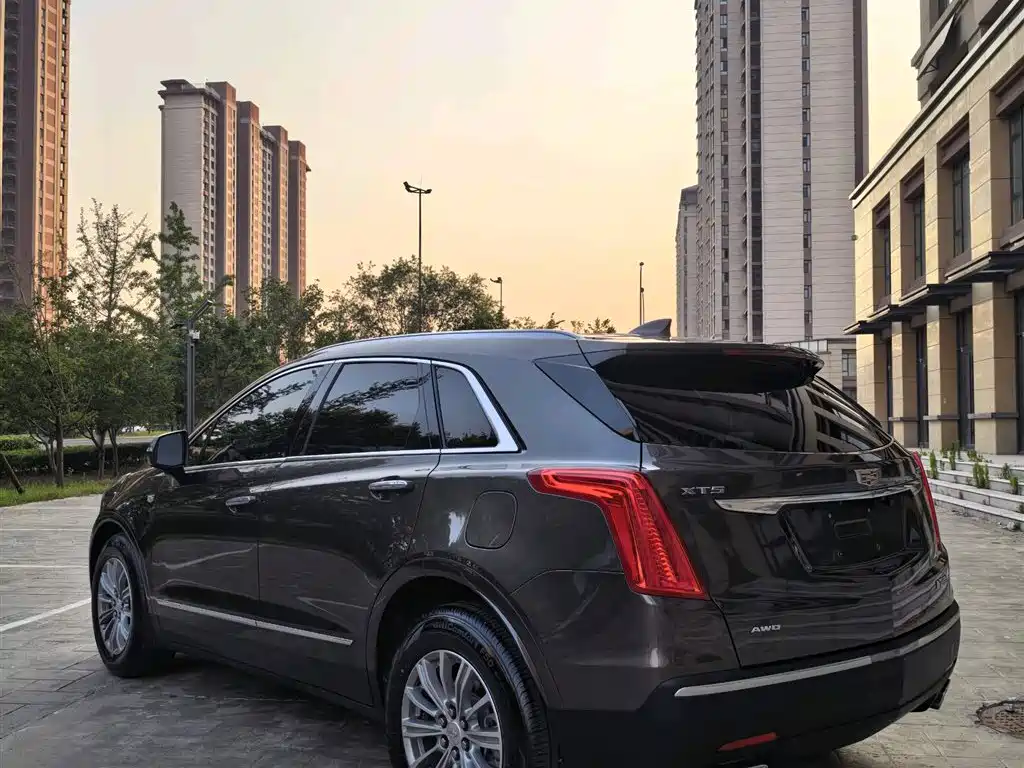 Cadillac XT5 — фото 5