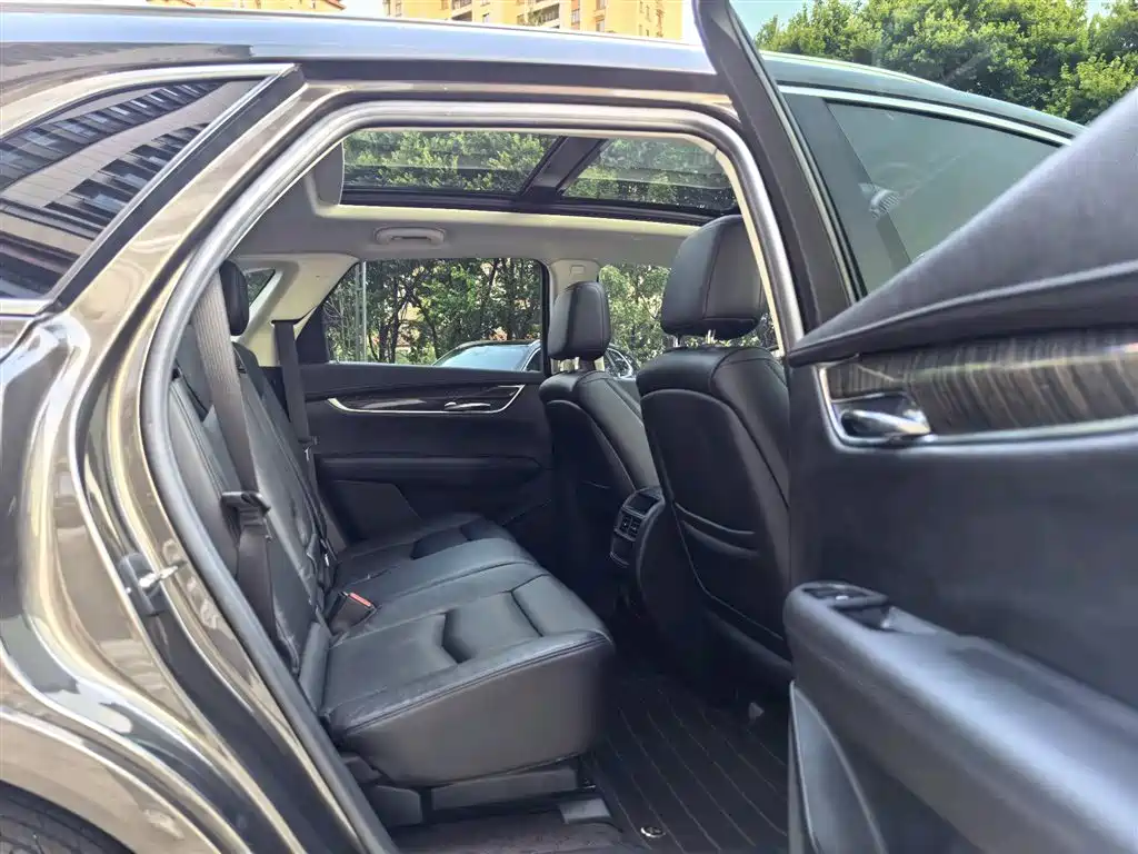 Cadillac XT5 — фото 9