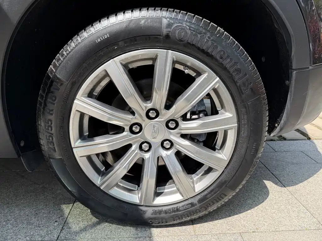 Cadillac XT4 — фото 17