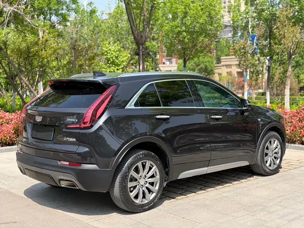 Cadillac XT4 — фото 19