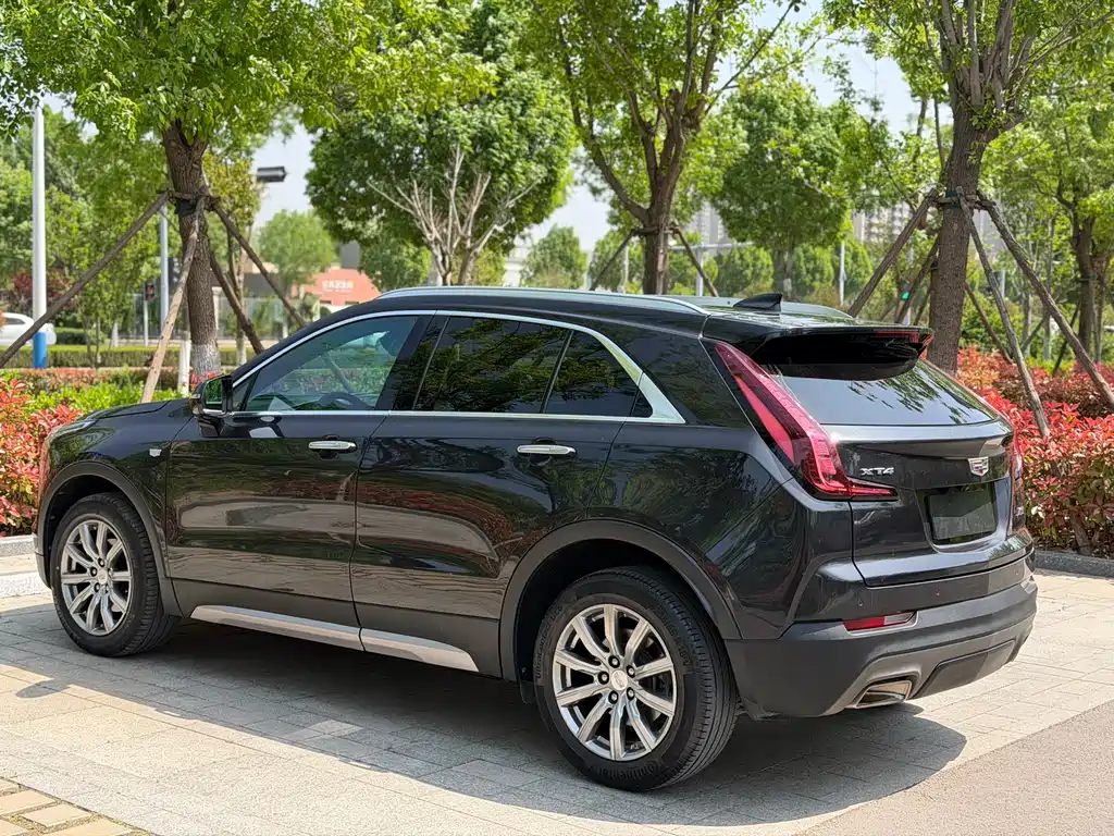 Cadillac XT4 — фото 21