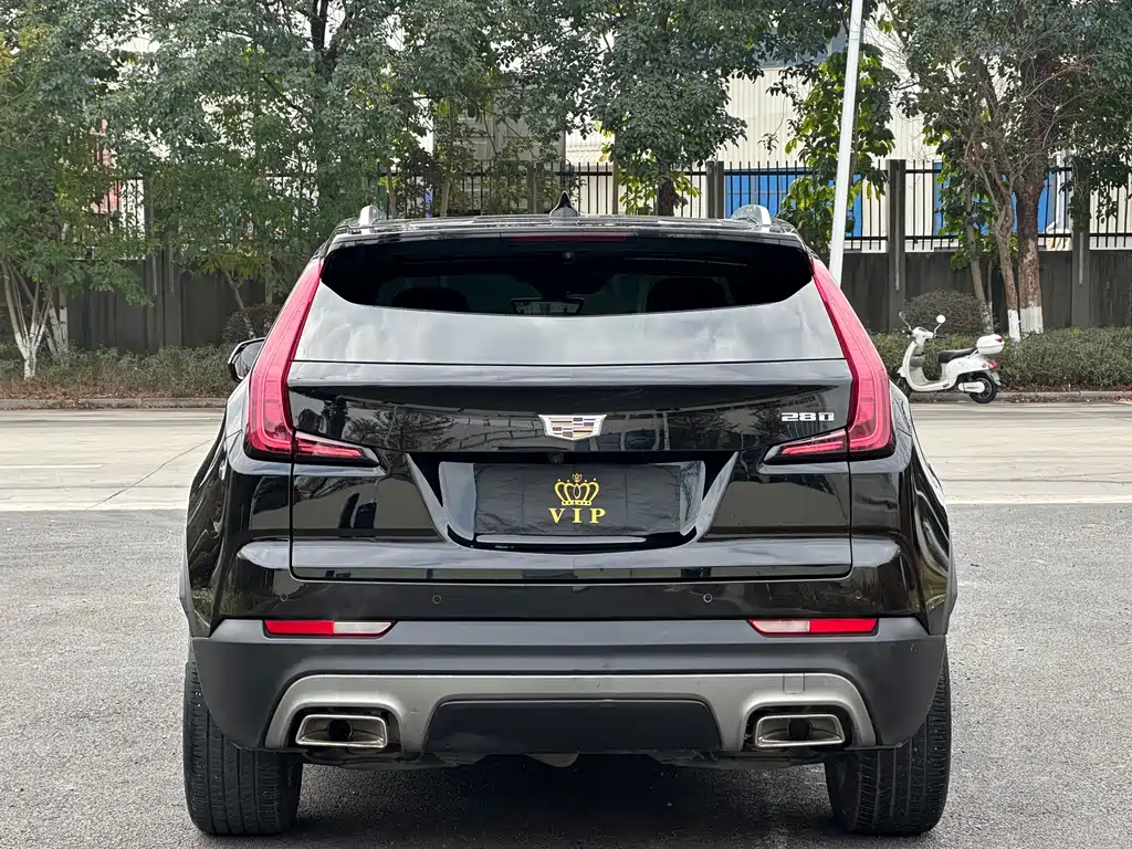 Cadillac XT4 — фото 11