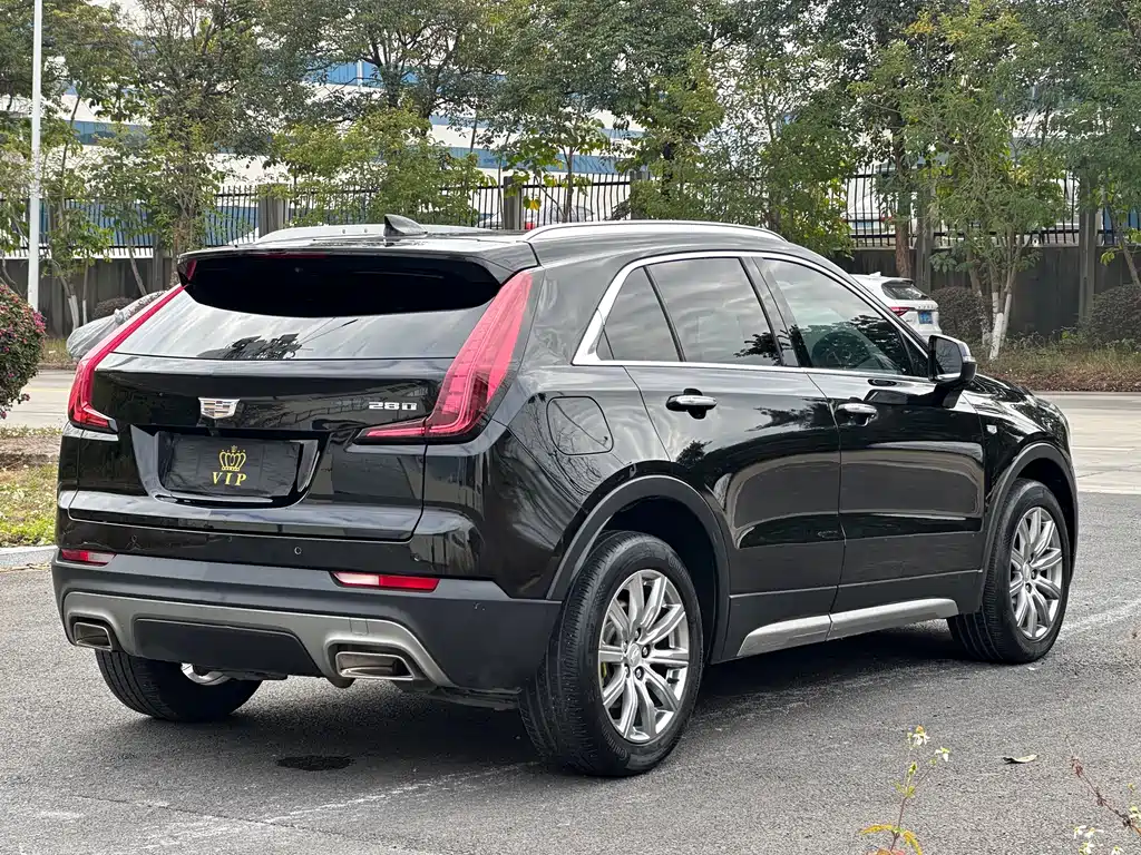 Cadillac XT4 — фото 12