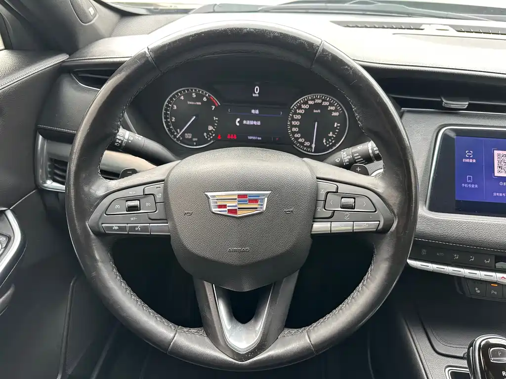 Cadillac XT4 — фото 8