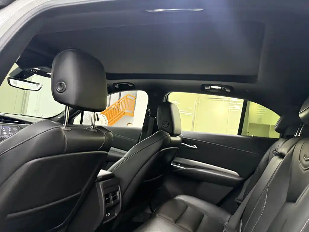 Cadillac XT4 — фото 14