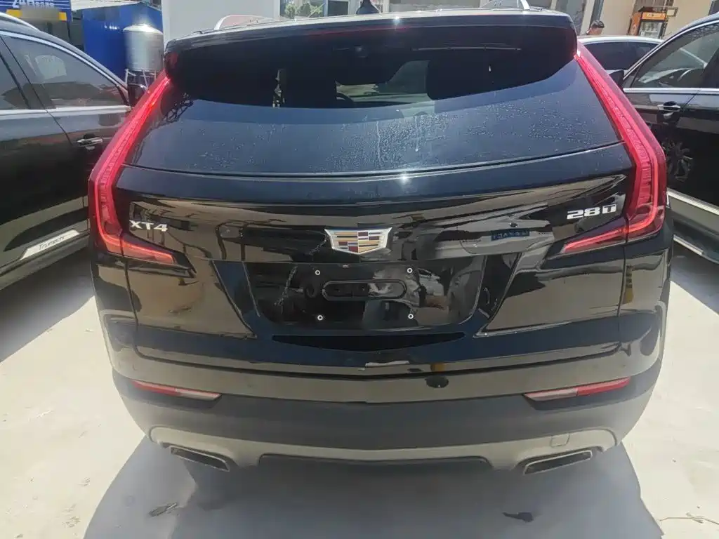 Cadillac XT4 — фото 6