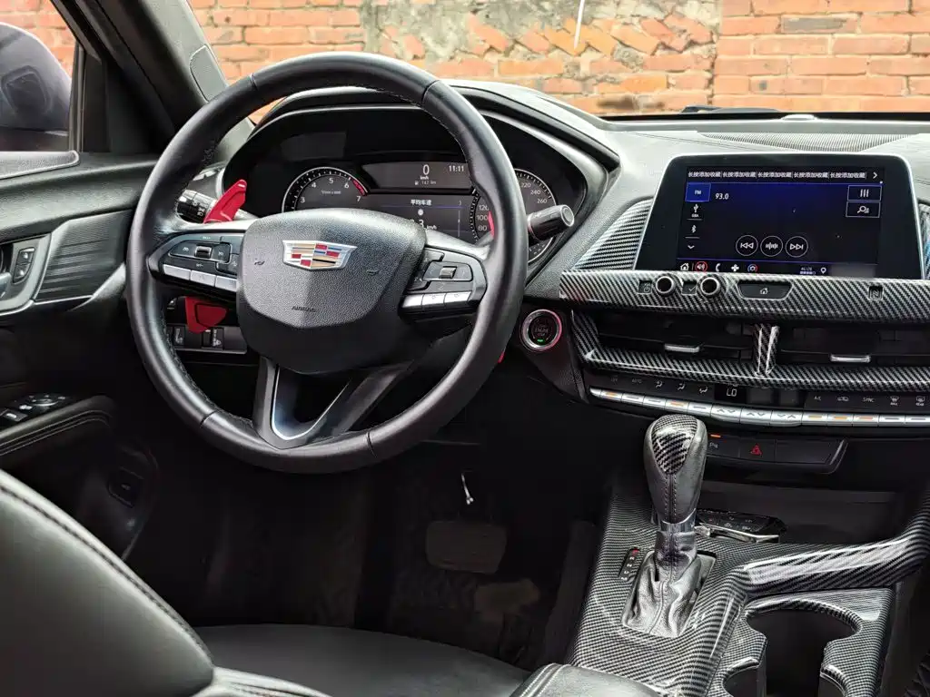 Cadillac CT4 — фото 13
