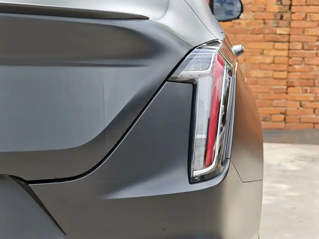 Cadillac CT4 — фото 7