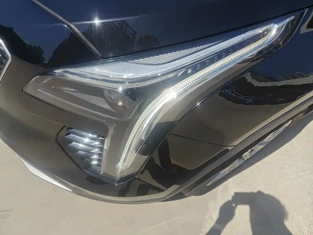 Cadillac XT4 — фото 24