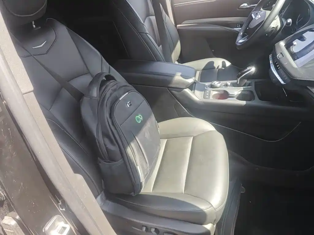 Cadillac XT4 — фото 25