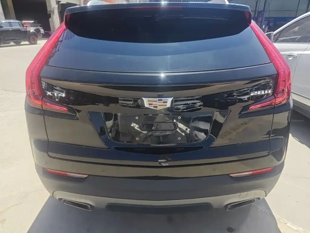 Cadillac XT4 — фото 6
