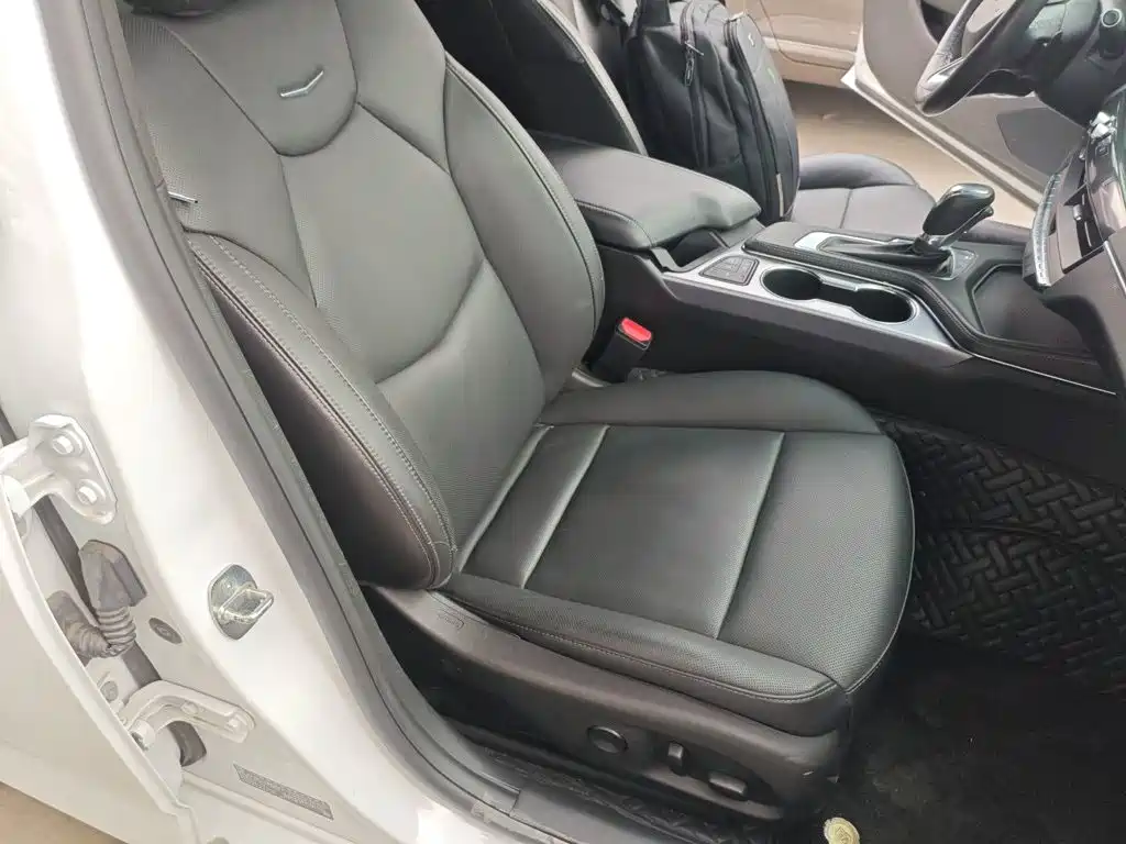 Cadillac CT4 — фото 20