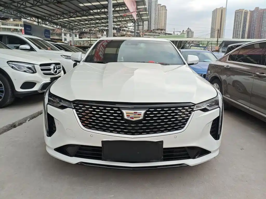 Cadillac CT4 — фото 3