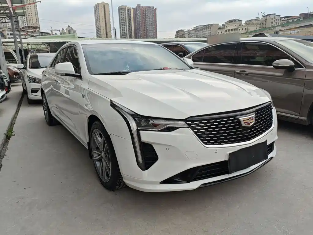 Cadillac CT4 — фото 22