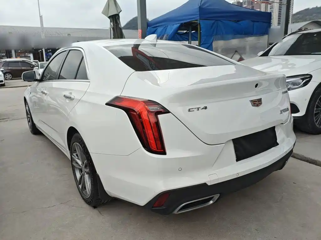 Cadillac CT4 — фото 23