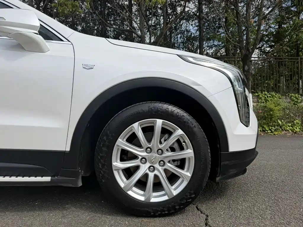 Cadillac XT4 — фото 13