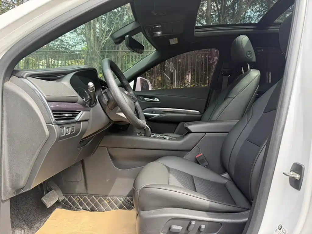 Cadillac XT4 — фото 17