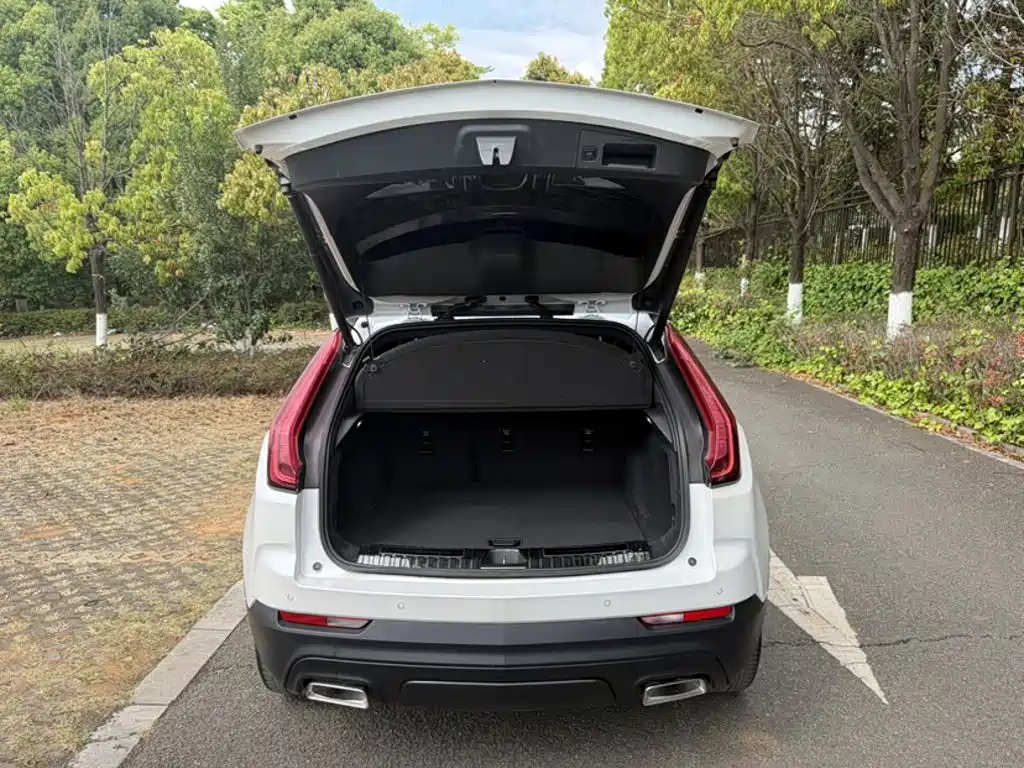 Cadillac XT4 — фото 20