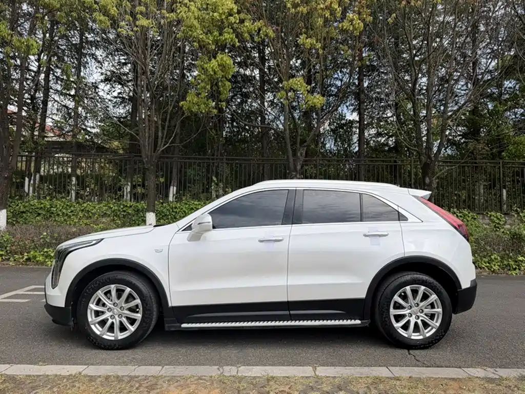 Cadillac XT4 — фото 8