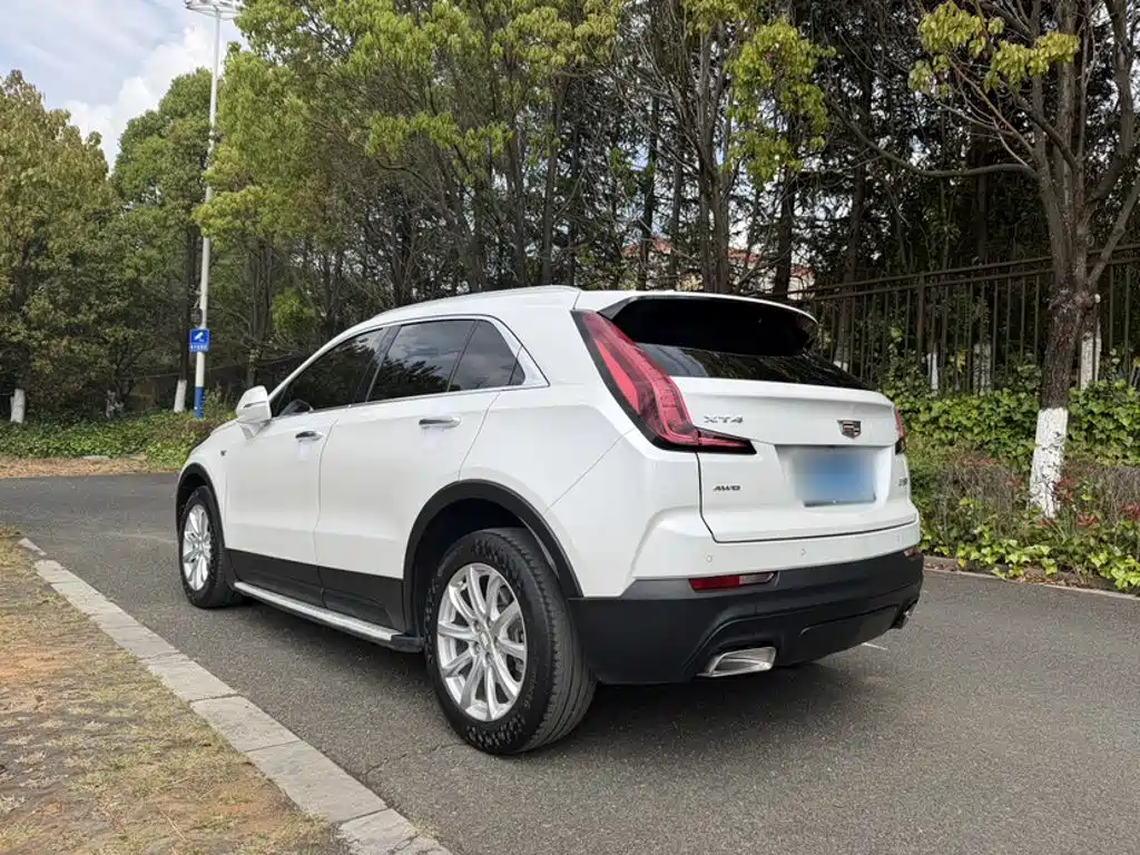 Cadillac XT4 — фото 10